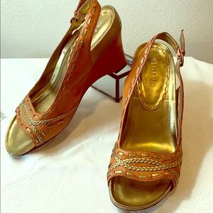 Vintage Taryn Rose dressy wedge shoe